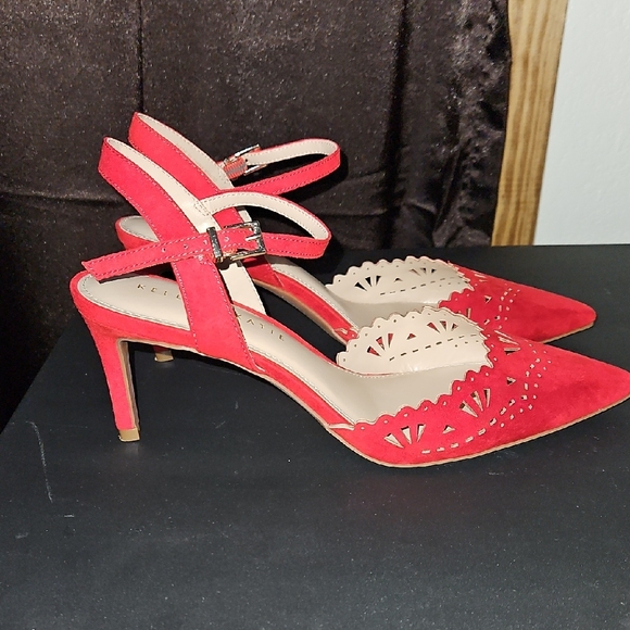 Kelly & Katie Red Scalloped Heels - Picture 3 of 6
